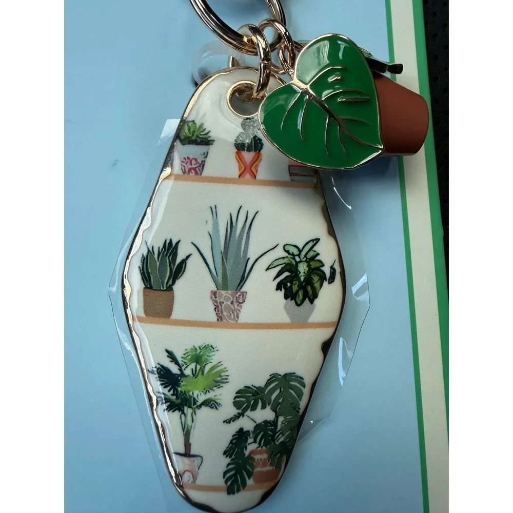 Piper K Houseplant Bag Charm Keychain Retro Motel Tag‎ Monstera Leaf Gold Tone